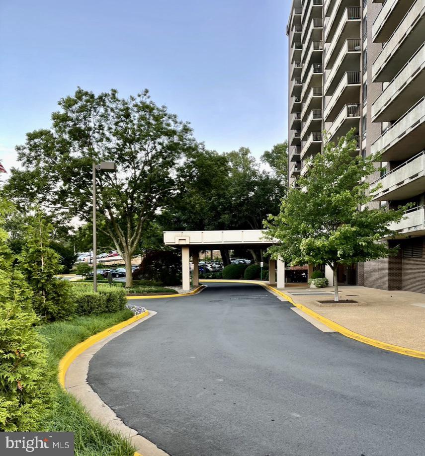 1800 OLD MEADOW RD #609, MCLEAN, Virginia 22102, 1 Bedroom Bedrooms, ,1 BathroomBathrooms,Residential,For sale,1800 OLD MEADOW RD #609,VAFX2196194 MLS # VAFX2196194