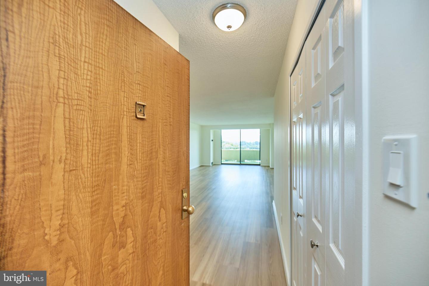 1800 OLD MEADOW RD #609, MCLEAN, Virginia 22102, 1 Bedroom Bedrooms, ,1 BathroomBathrooms,Residential,For sale,1800 OLD MEADOW RD #609,VAFX2196194 MLS # VAFX2196194