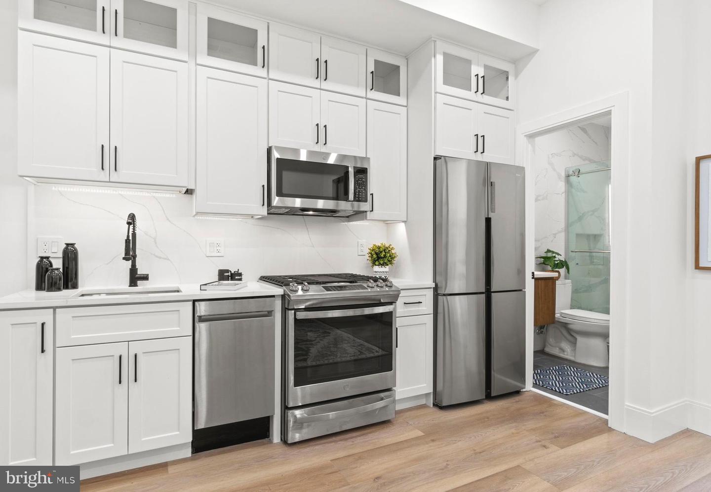 2517 ONTARIO RD NW #06, WASHINGTON, District Of Columbia 20009, 2 Bedrooms Bedrooms, ,1 BathroomBathrooms,Residential,For sale,2517 ONTARIO RD NW #06,DCDC2160470 MLS # DCDC2160470