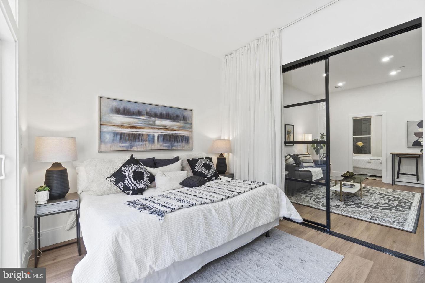 2517 ONTARIO RD NW #06, WASHINGTON, District Of Columbia 20009, 2 Bedrooms Bedrooms, ,1 BathroomBathrooms,Residential,For sale,2517 ONTARIO RD NW #06,DCDC2160470 MLS # DCDC2160470