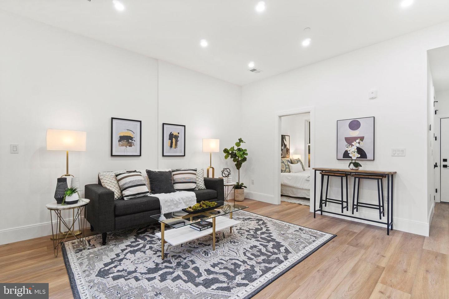 2517 ONTARIO RD NW #06, WASHINGTON, District Of Columbia 20009, 2 Bedrooms Bedrooms, ,1 BathroomBathrooms,Residential,For sale,2517 ONTARIO RD NW #06,DCDC2160470 MLS # DCDC2160470