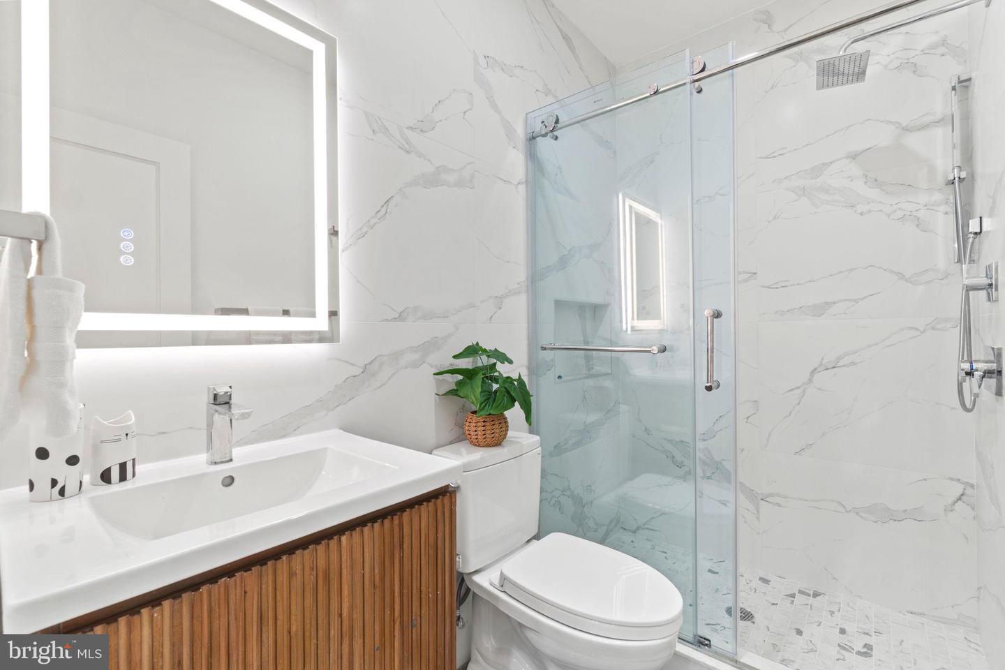 2517 ONTARIO RD NW #06, WASHINGTON, District Of Columbia 20009, 2 Bedrooms Bedrooms, ,1 BathroomBathrooms,Residential,For sale,2517 ONTARIO RD NW #06,DCDC2160470 MLS # DCDC2160470