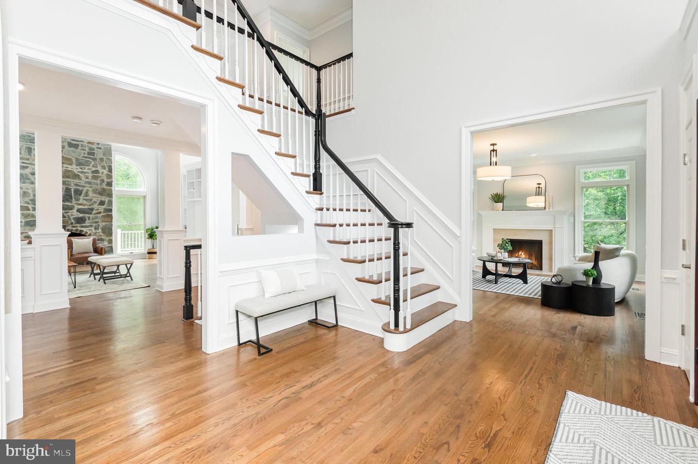 2091 HUNTERS CREST WAY, VIENNA, Virginia 22181, 6 Bedrooms Bedrooms, ,5 BathroomsBathrooms,Residential,For sale,2091 HUNTERS CREST WAY,VAFX2212048 MLS # VAFX2212048