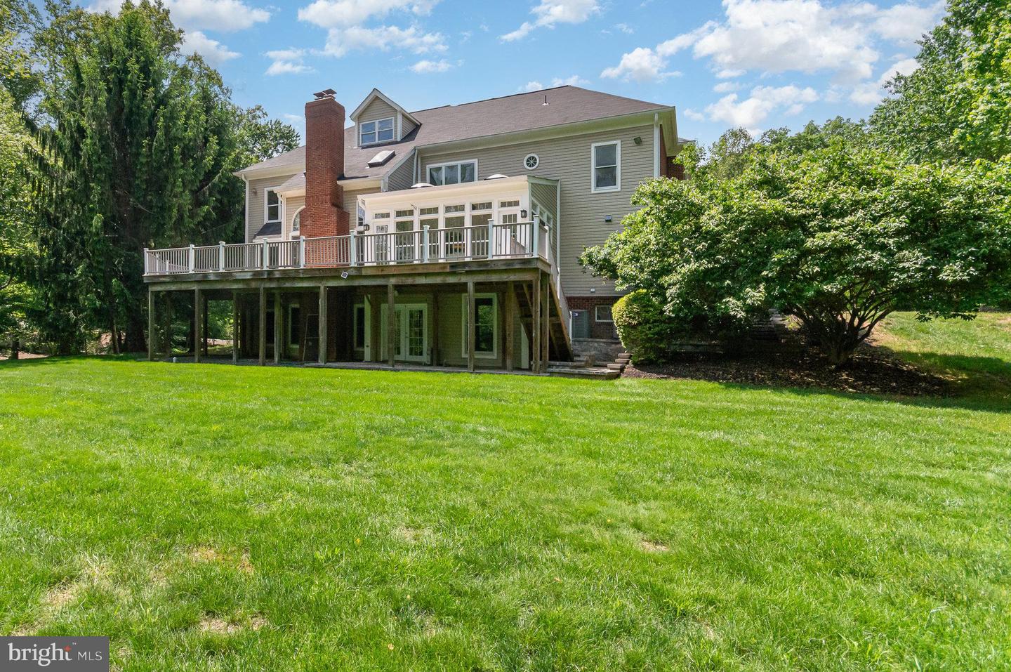 2091 HUNTERS CREST WAY, VIENNA, Virginia 22181, 6 Bedrooms Bedrooms, ,5 BathroomsBathrooms,Residential,For sale,2091 HUNTERS CREST WAY,VAFX2212048 MLS # VAFX2212048