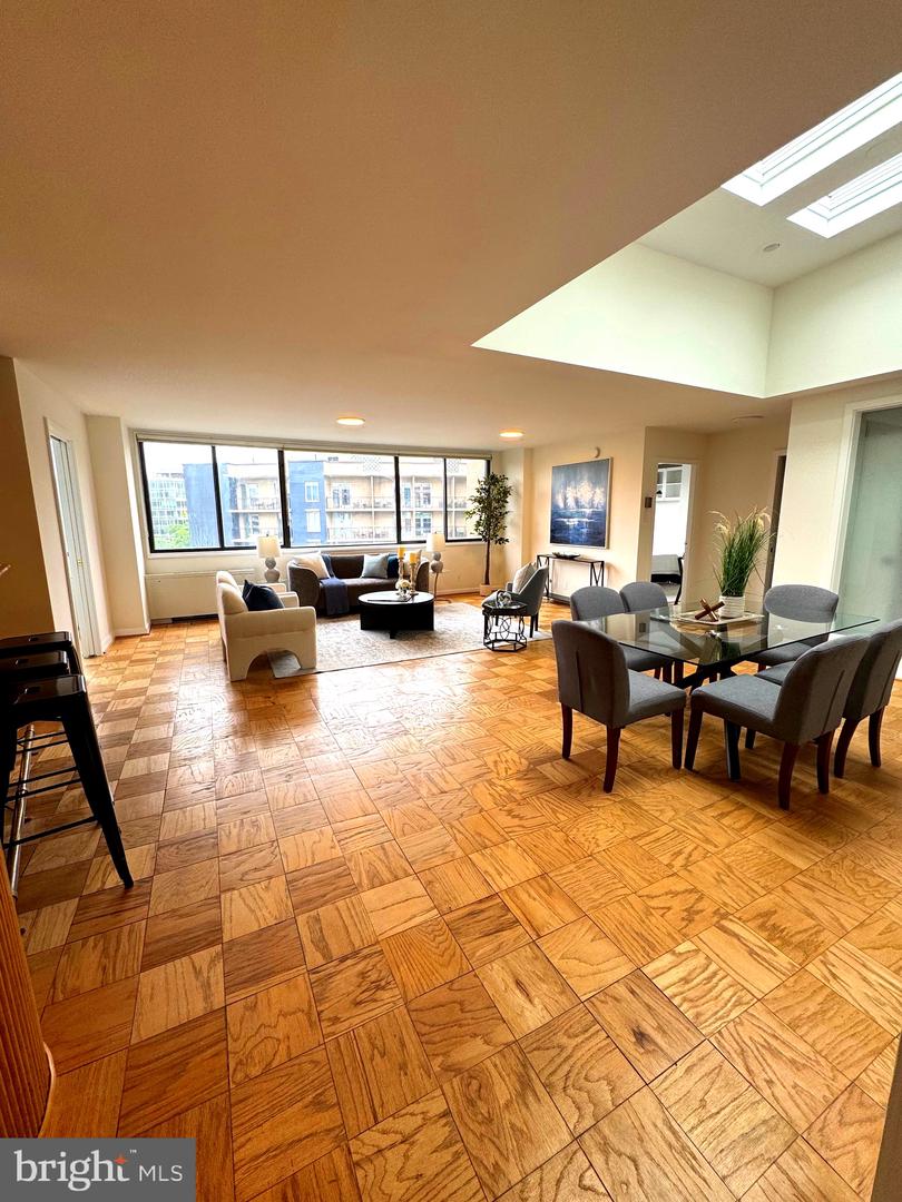 2201 L ST NW #906, WASHINGTON, District Of Columbia 20037, 3 Bedrooms Bedrooms, ,2 BathroomsBathrooms,Residential,For sale,2201 L ST NW #906,DCDC2171380 MLS # DCDC2171380
