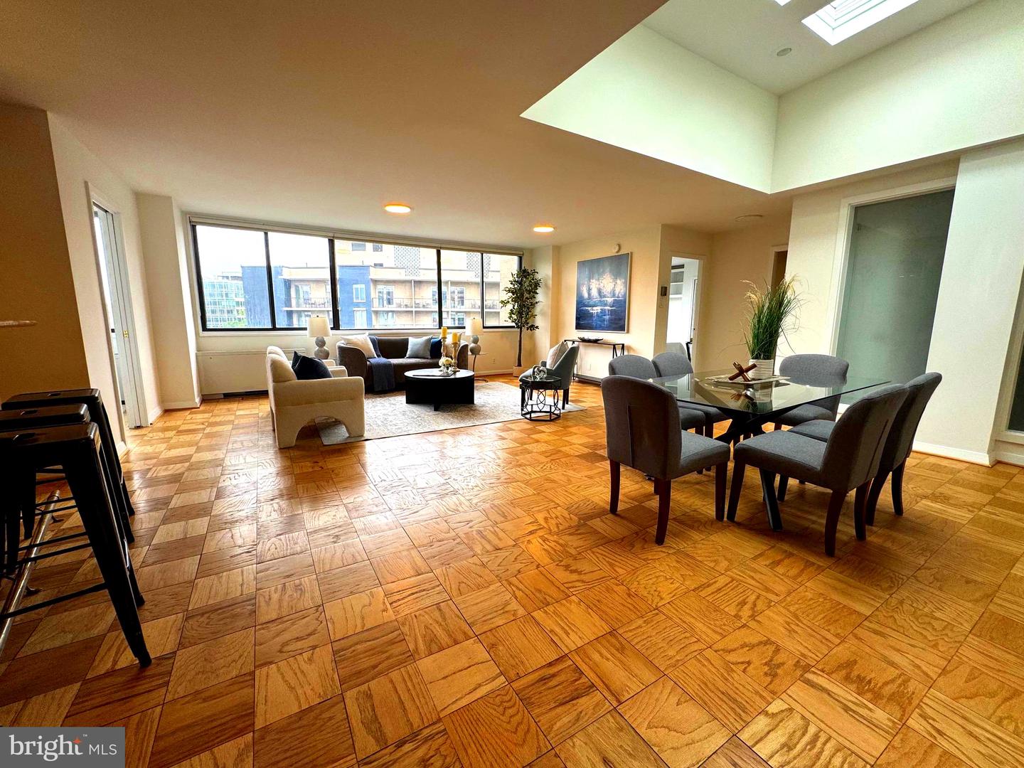 2201 L ST NW #906, WASHINGTON, District Of Columbia 20037, 3 Bedrooms Bedrooms, ,2 BathroomsBathrooms,Residential,For sale,2201 L ST NW #906,DCDC2171380 MLS # DCDC2171380