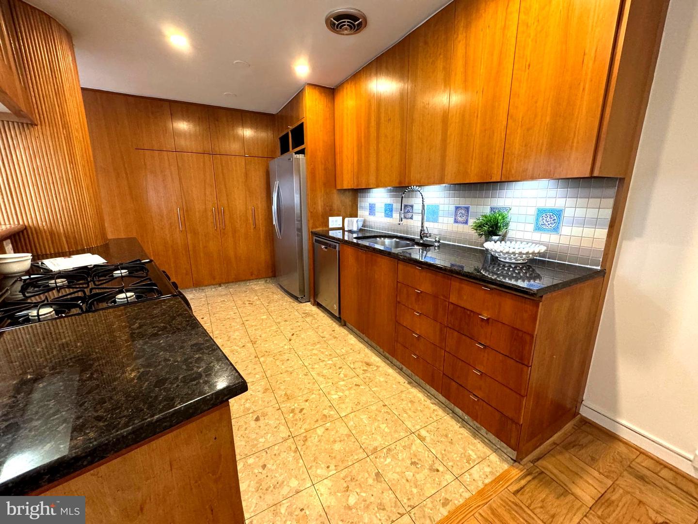 2201 L ST NW #906, WASHINGTON, District Of Columbia 20037, 3 Bedrooms Bedrooms, ,2 BathroomsBathrooms,Residential,For sale,2201 L ST NW #906,DCDC2171380 MLS # DCDC2171380
