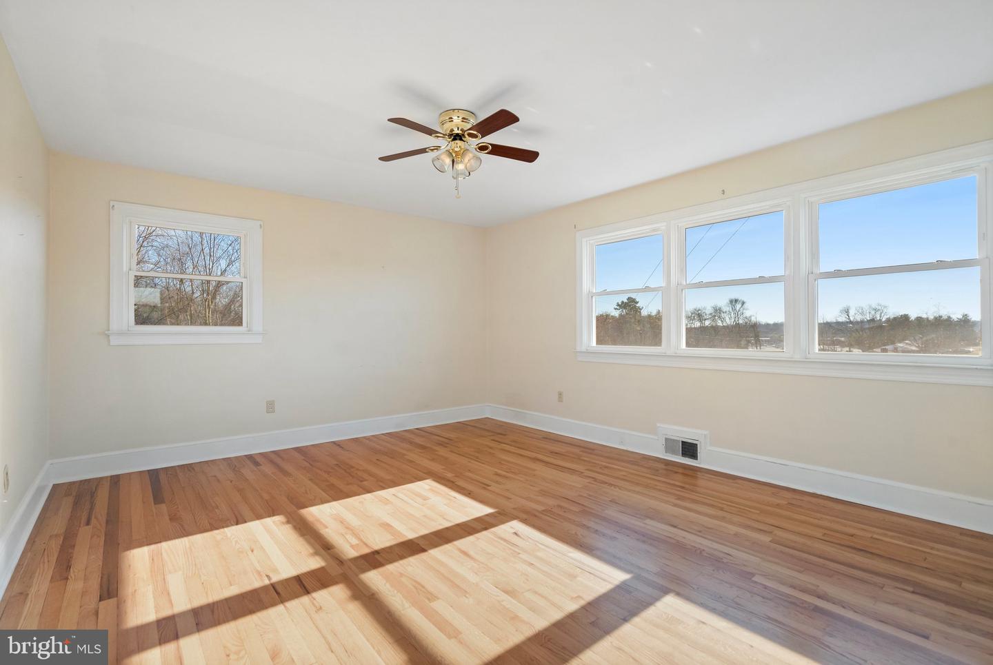 515 RADIO LANE, CULPEPER, Virginia 22701, 4 Bedrooms Bedrooms, ,1 BathroomBathrooms,Residential,For sale,515 RADIO LANE,VACU2009504 MLS # VACU2009504