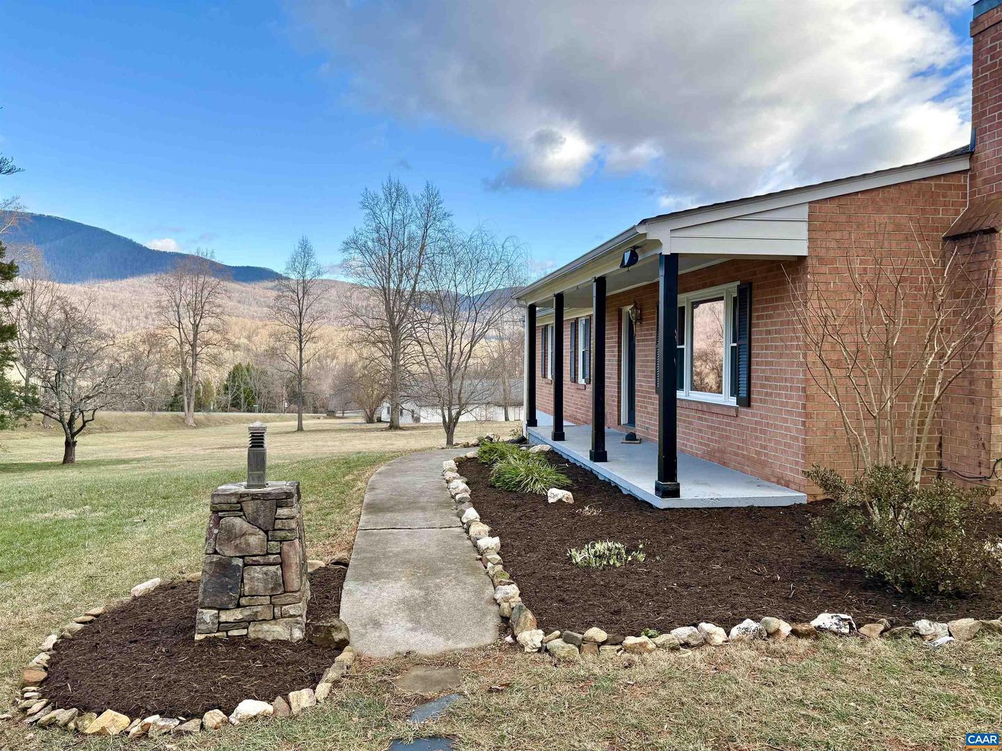 16772 PATRICK HENRY HWY, ROSELAND, Virginia 22967, 3 Bedrooms Bedrooms, ,1 BathroomBathrooms,Residential,For sale,16772 PATRICK HENRY HWY,660482 MLS # 660482