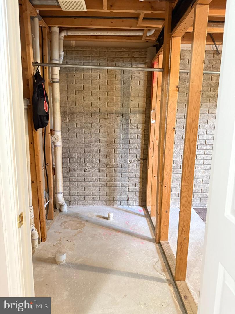 6605 THOMAS GRANT CT, ALEXANDRIA, Virginia 22315, 3 Bedrooms Bedrooms, ,2 BathroomsBathrooms,Residential,For sale,6605 THOMAS GRANT CT,VAFX2218444 MLS # VAFX2218444