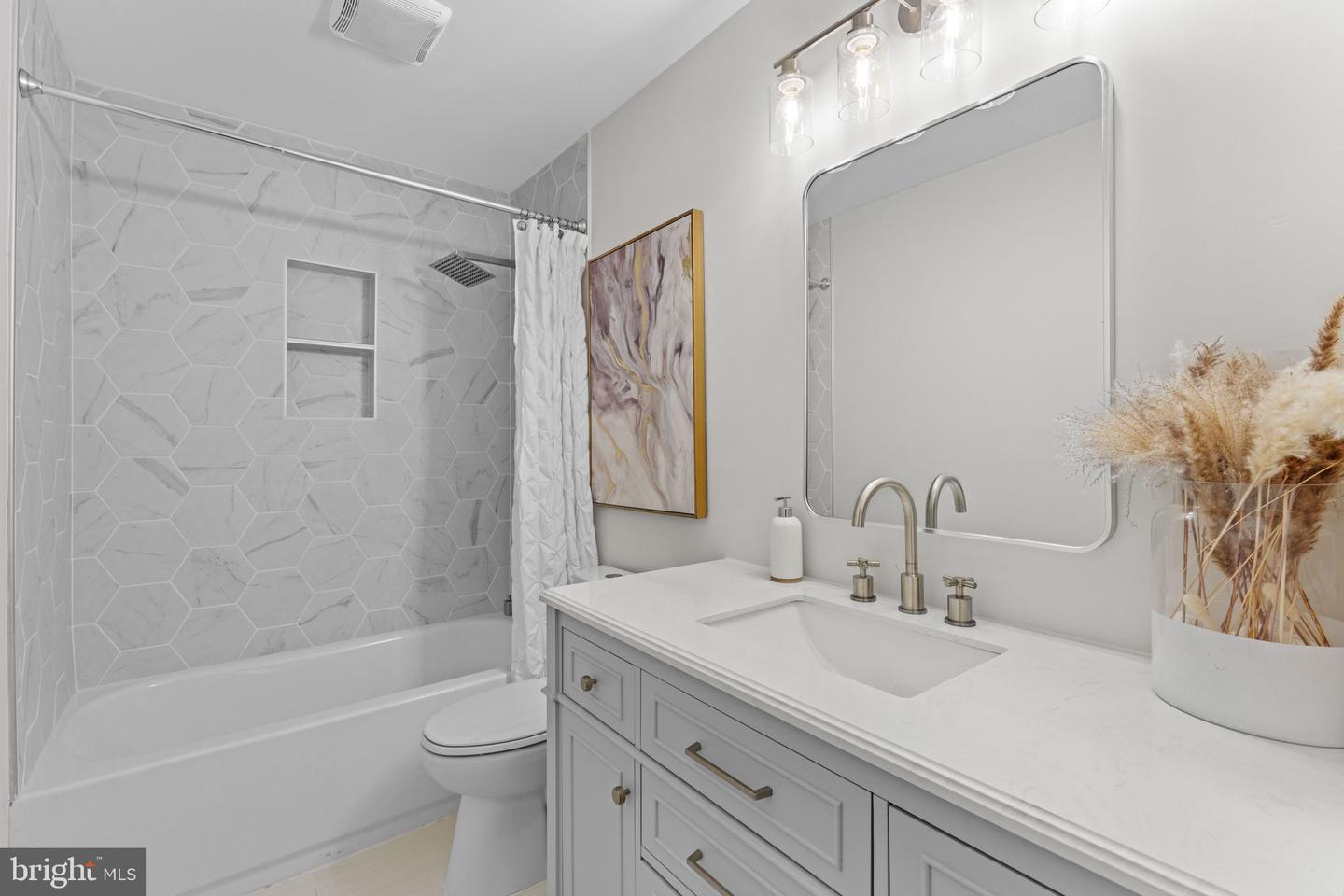 6901 DUKE DR, ALEXANDRIA, Virginia 22307, 5 Bedrooms Bedrooms, ,3 BathroomsBathrooms,Residential,For sale,6901 DUKE DR,VAFX2218812 MLS # VAFX2218812