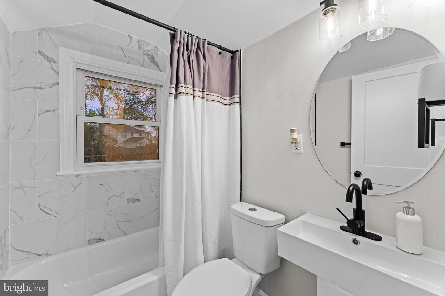 6901 DUKE DR, ALEXANDRIA, Virginia 22307, 5 Bedrooms Bedrooms, ,3 BathroomsBathrooms,Residential,For sale,6901 DUKE DR,VAFX2218812 MLS # VAFX2218812