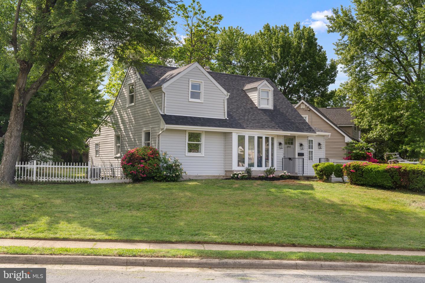 6901 DUKE DR, ALEXANDRIA, Virginia 22307, 5 Bedrooms Bedrooms, ,3 BathroomsBathrooms,Residential,For sale,6901 DUKE DR,VAFX2218812 MLS # VAFX2218812