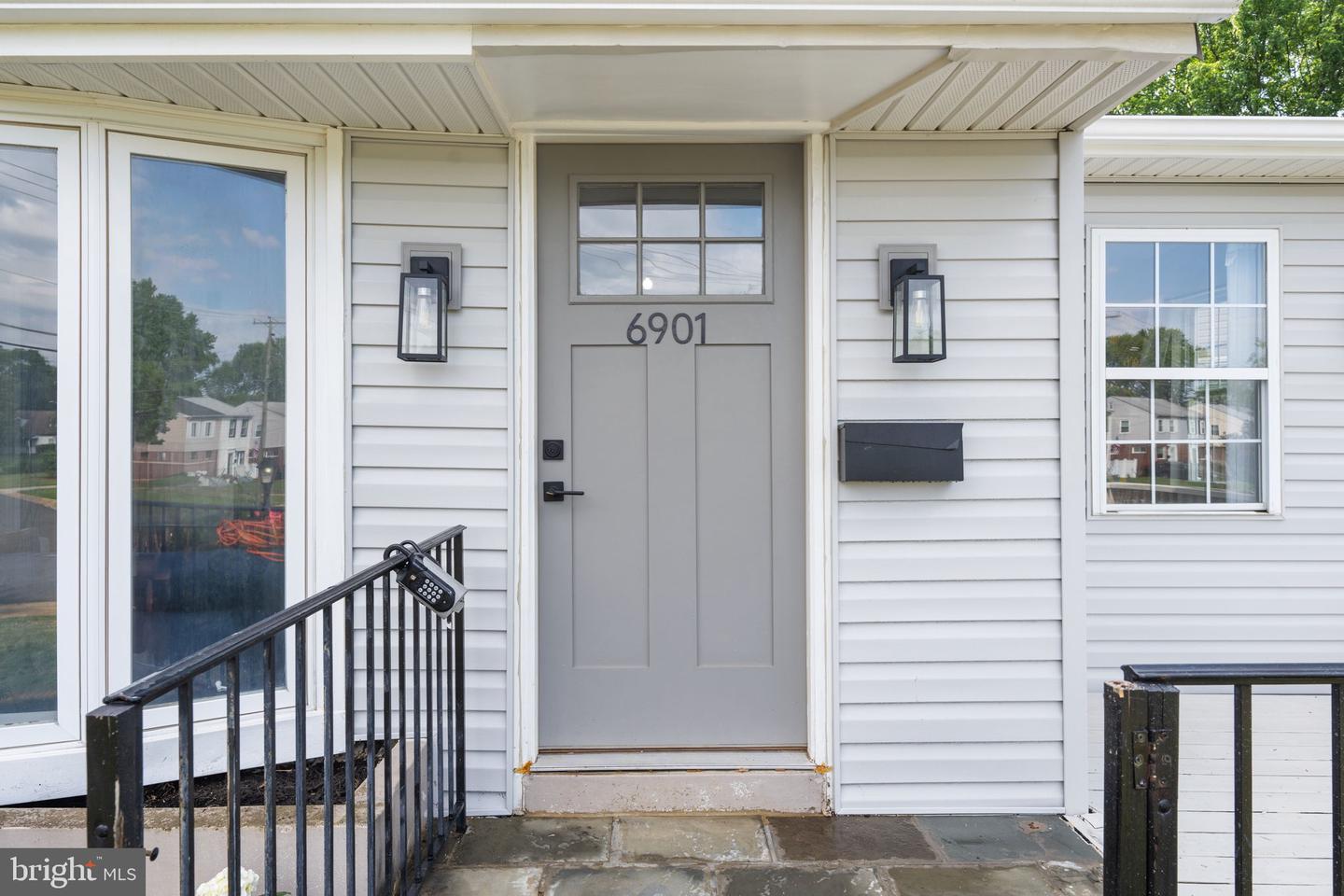 6901 DUKE DR, ALEXANDRIA, Virginia 22307, 5 Bedrooms Bedrooms, ,3 BathroomsBathrooms,Residential,For sale,6901 DUKE DR,VAFX2218812 MLS # VAFX2218812