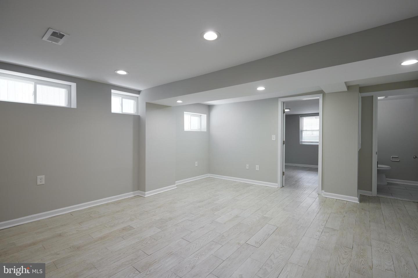 5408 ILLINOIS AVE NW, WASHINGTON, District Of Columbia 20011, 4 Bedrooms Bedrooms, ,3 BathroomsBathrooms,Residential,For sale,5408 ILLINOIS AVE NW,DCDC2176184 MLS # DCDC2176184