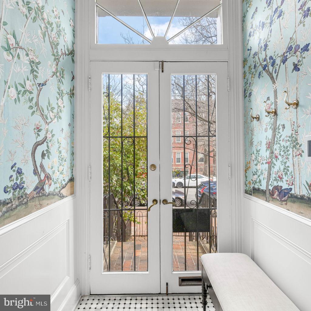 9 5TH ST SE, WASHINGTON, District Of Columbia 20003, 4 Bedrooms Bedrooms, ,3 BathroomsBathrooms,Residential,For sale,9 5TH ST SE,DCDC2185500 MLS # DCDC2185500