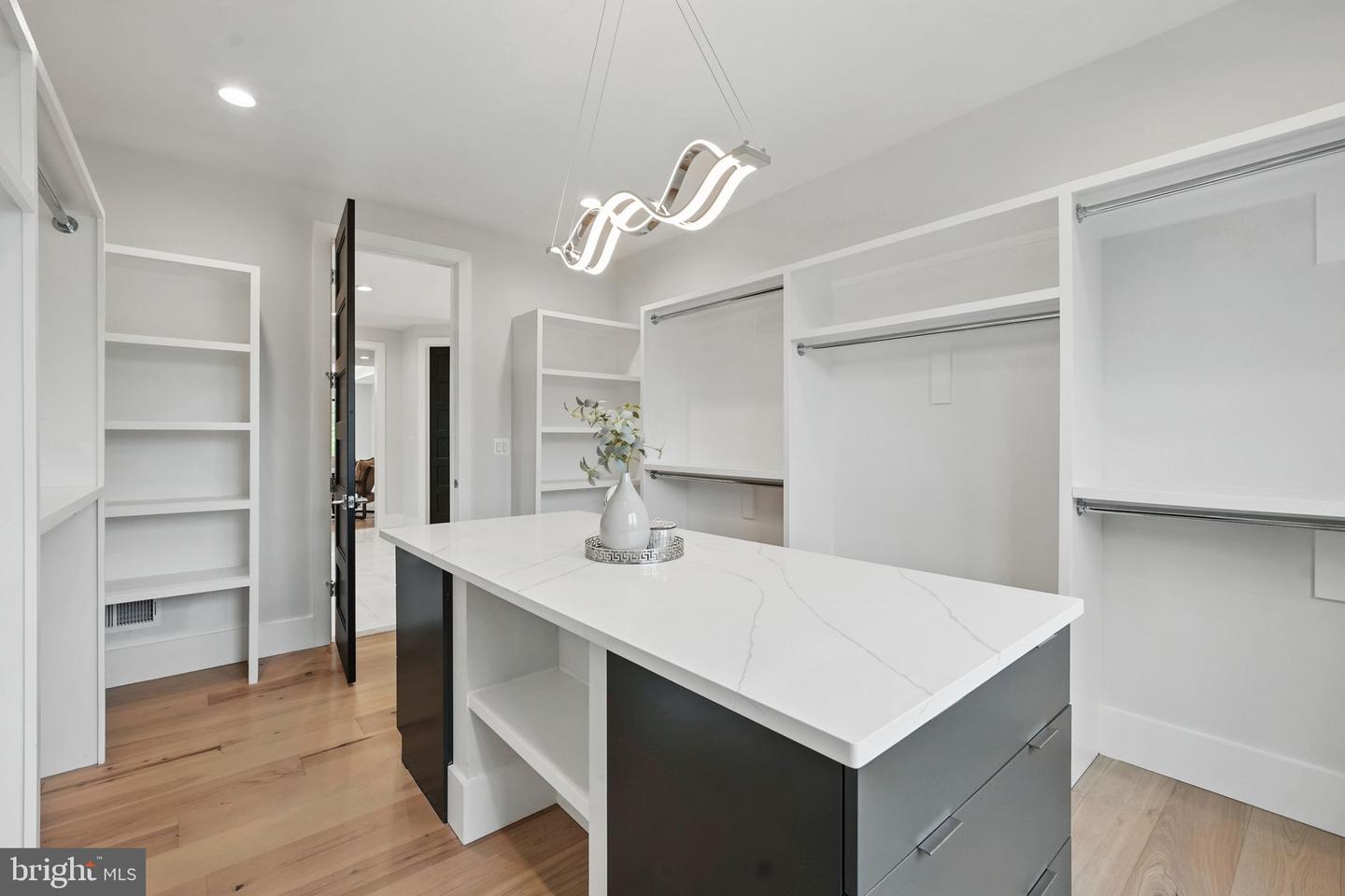 1617 WOODMOOR LN, MCLEAN, Virginia 22101, 6 Bedrooms Bedrooms, ,6 BathroomsBathrooms,Residential,For sale,1617 WOODMOOR LN,VAFX2220884 MLS # VAFX2220884