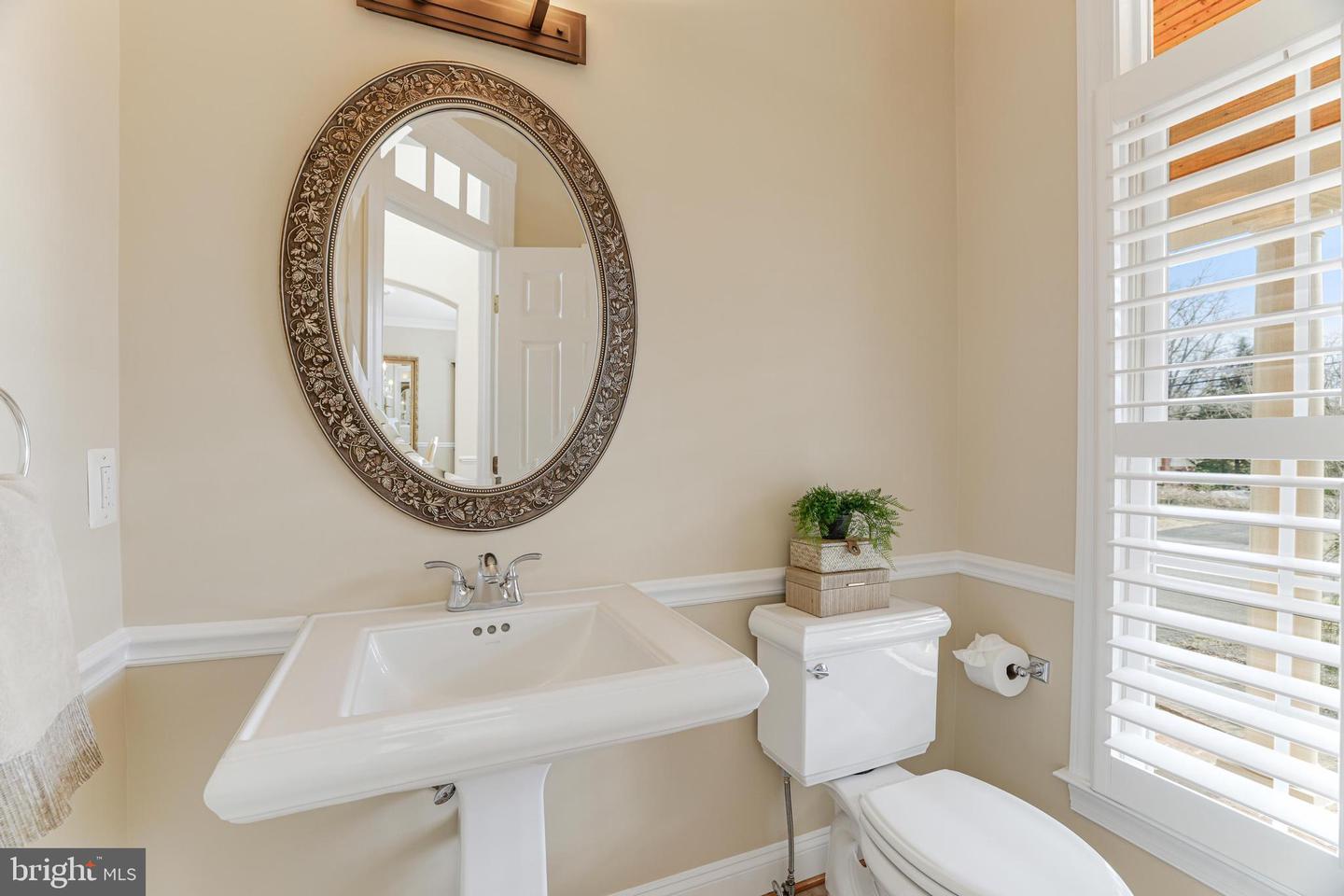 10002 WOODROW ST, VIENNA, Virginia 22181, 5 Bedrooms Bedrooms, ,5 BathroomsBathrooms,Residential,For sale,10002 WOODROW ST,VAFX2221782 MLS # VAFX2221782