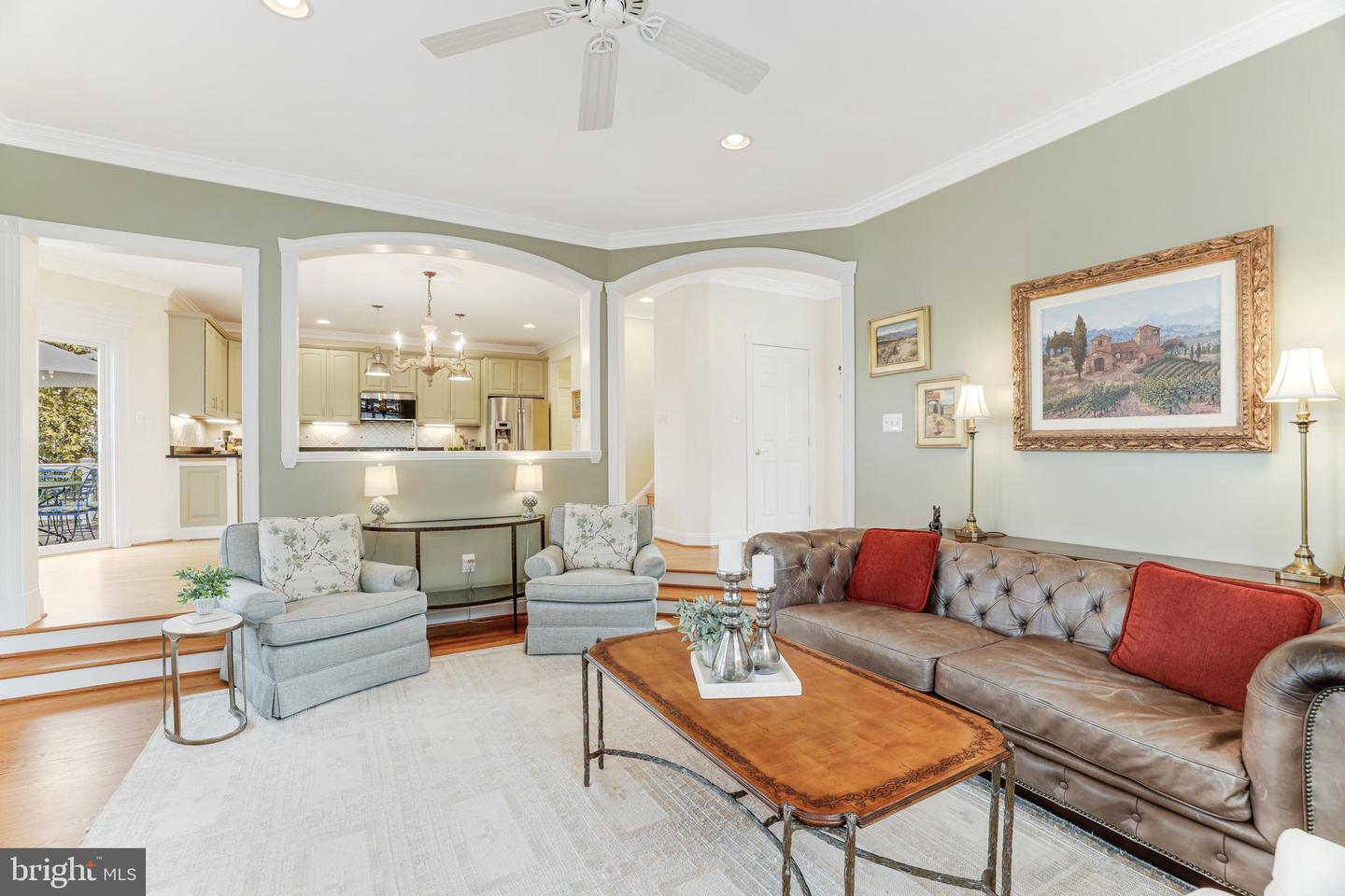 10002 WOODROW ST, VIENNA, Virginia 22181, 5 Bedrooms Bedrooms, ,5 BathroomsBathrooms,Residential,For sale,10002 WOODROW ST,VAFX2221782 MLS # VAFX2221782