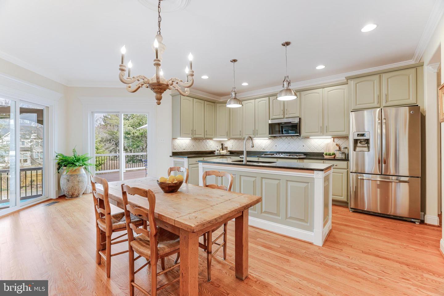 10002 WOODROW ST, VIENNA, Virginia 22181, 5 Bedrooms Bedrooms, ,5 BathroomsBathrooms,Residential,For sale,10002 WOODROW ST,VAFX2221782 MLS # VAFX2221782