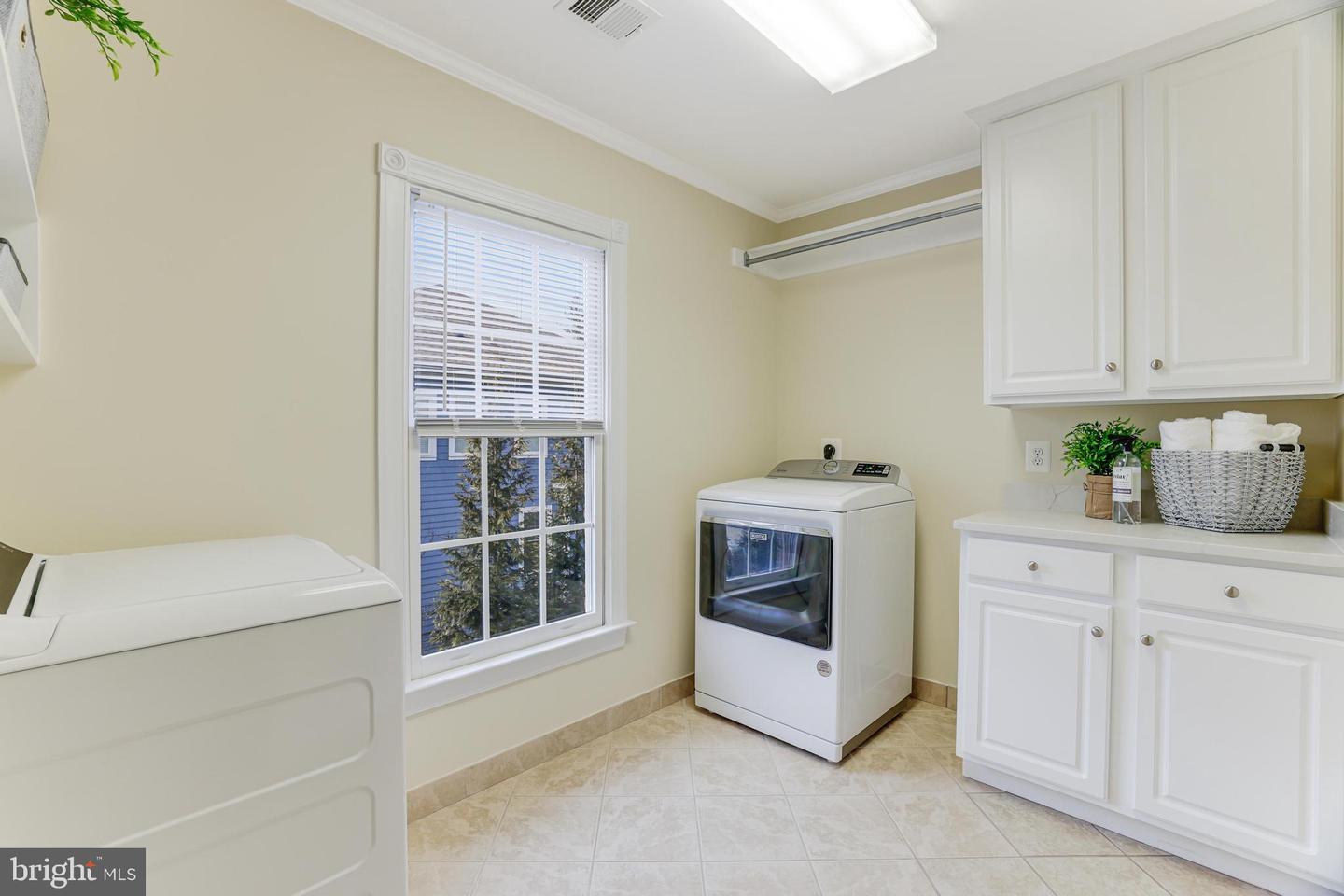10002 WOODROW ST, VIENNA, Virginia 22181, 5 Bedrooms Bedrooms, ,5 BathroomsBathrooms,Residential,For sale,10002 WOODROW ST,VAFX2221782 MLS # VAFX2221782