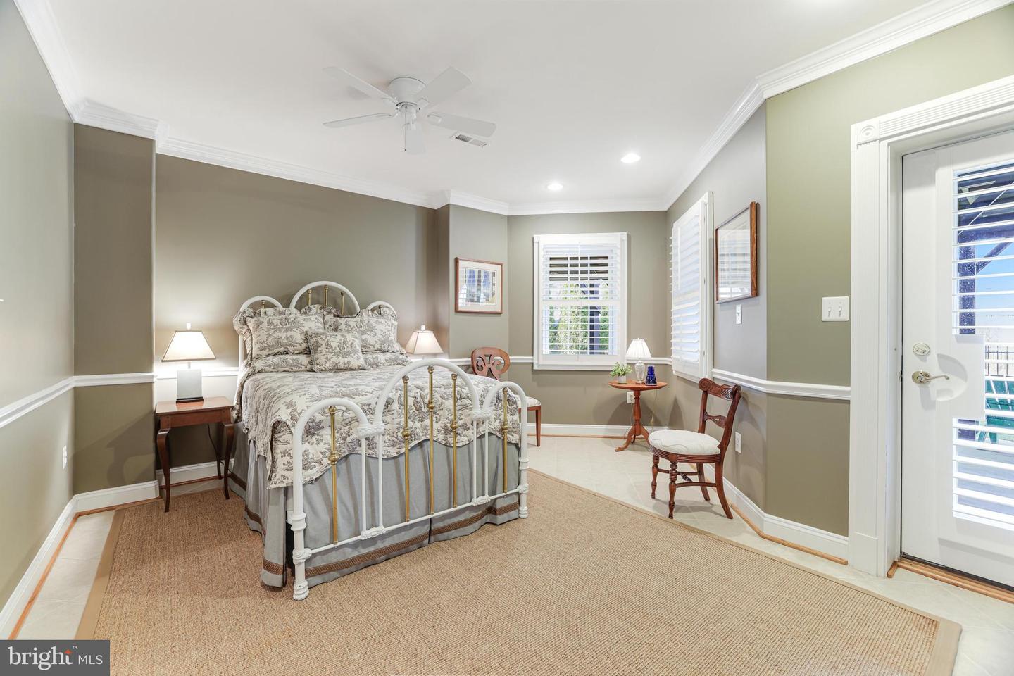 10002 WOODROW ST, VIENNA, Virginia 22181, 5 Bedrooms Bedrooms, ,5 BathroomsBathrooms,Residential,For sale,10002 WOODROW ST,VAFX2221782 MLS # VAFX2221782