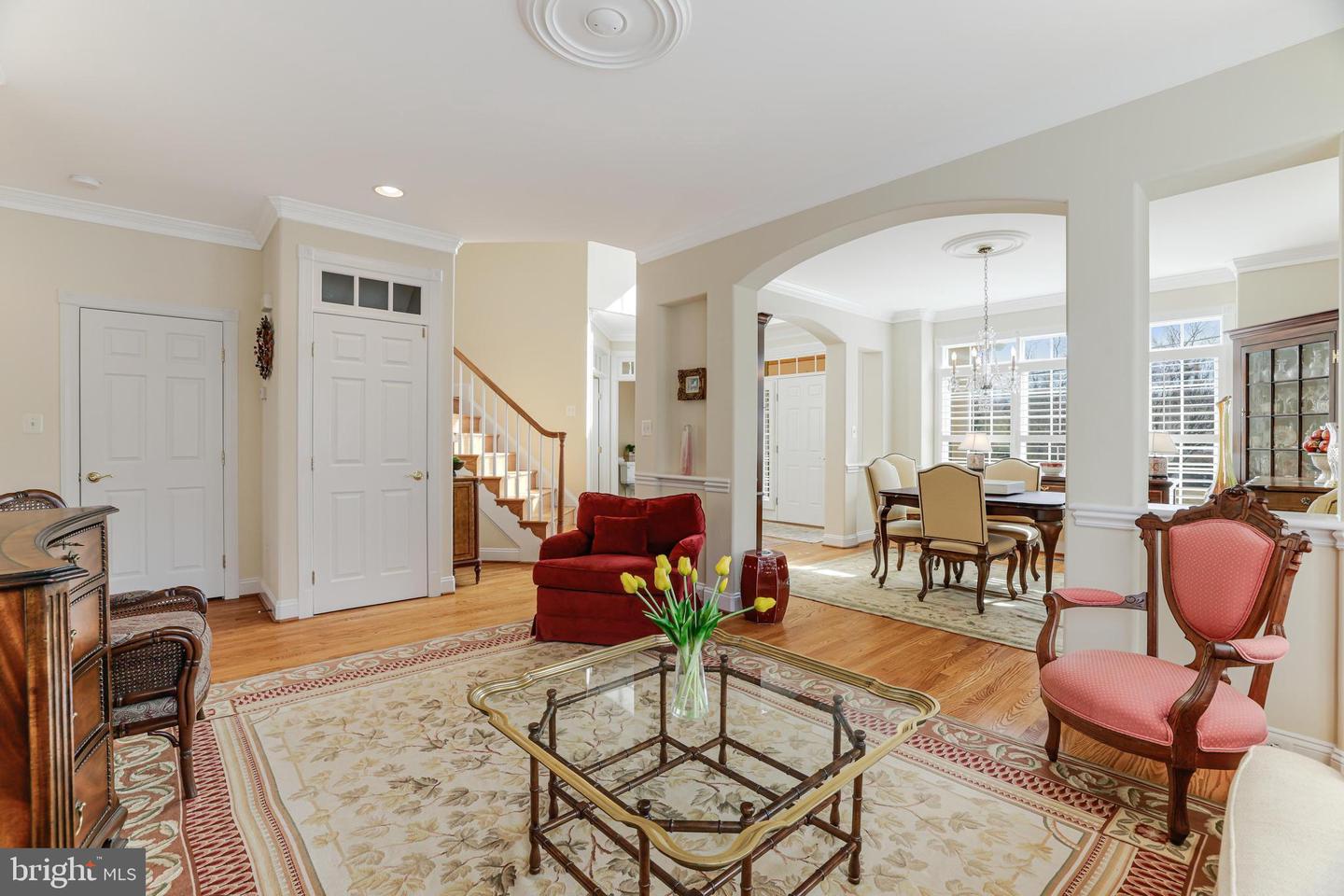 10002 WOODROW ST, VIENNA, Virginia 22181, 5 Bedrooms Bedrooms, ,5 BathroomsBathrooms,Residential,For sale,10002 WOODROW ST,VAFX2221782 MLS # VAFX2221782