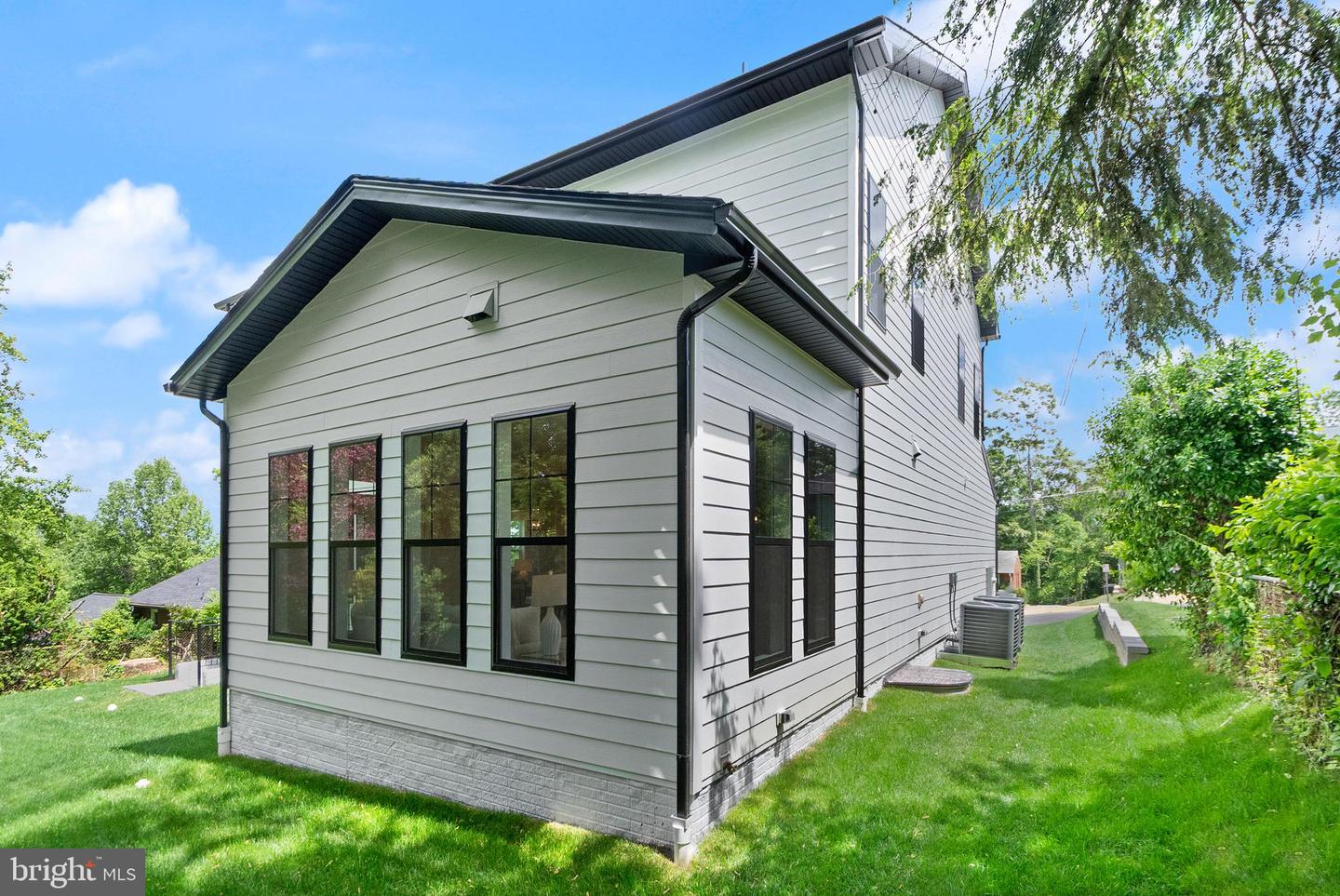 2238 HIGHLAND AVE, FALLS CHURCH, Virginia 22046, 7 Bedrooms Bedrooms, ,6 BathroomsBathrooms,Residential,For sale,2238 HIGHLAND AVE,VAFX2221798 MLS # VAFX2221798