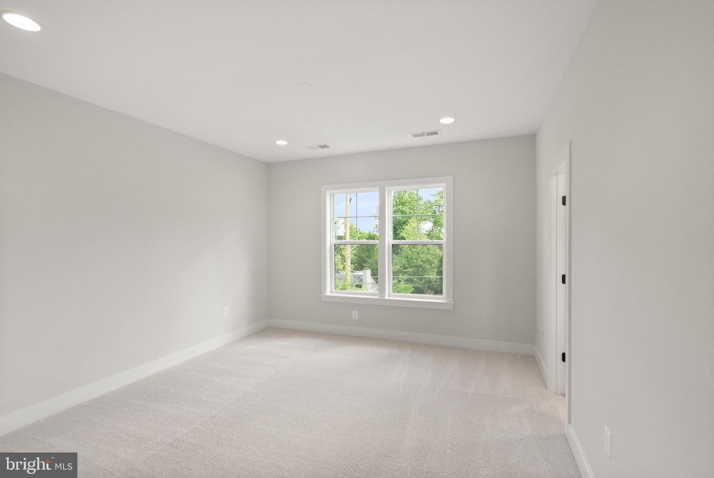 2238 HIGHLAND AVE, FALLS CHURCH, Virginia 22046, 7 Bedrooms Bedrooms, ,6 BathroomsBathrooms,Residential,For sale,2238 HIGHLAND AVE,VAFX2221798 MLS # VAFX2221798