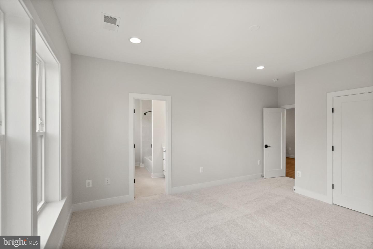 2238 HIGHLAND AVE, FALLS CHURCH, Virginia 22046, 7 Bedrooms Bedrooms, ,6 BathroomsBathrooms,Residential,For sale,2238 HIGHLAND AVE,VAFX2221798 MLS # VAFX2221798