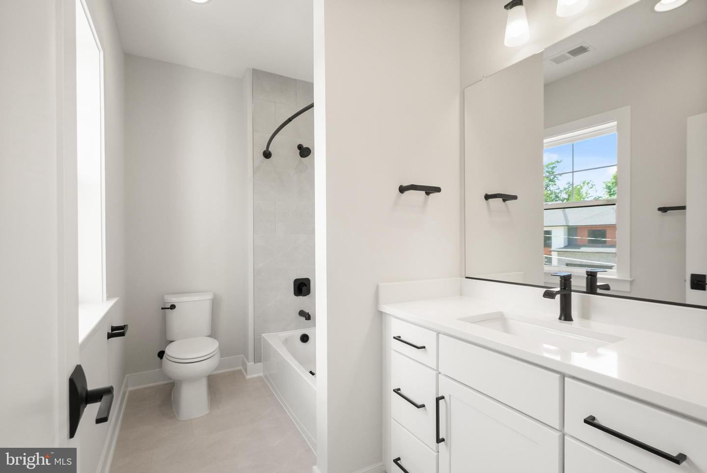 2238 HIGHLAND AVE, FALLS CHURCH, Virginia 22046, 7 Bedrooms Bedrooms, ,6 BathroomsBathrooms,Residential,For sale,2238 HIGHLAND AVE,VAFX2221798 MLS # VAFX2221798