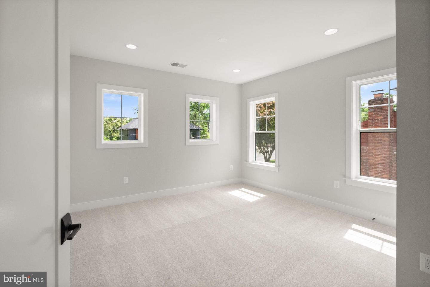2238 HIGHLAND AVE, FALLS CHURCH, Virginia 22046, 7 Bedrooms Bedrooms, ,6 BathroomsBathrooms,Residential,For sale,2238 HIGHLAND AVE,VAFX2221798 MLS # VAFX2221798
