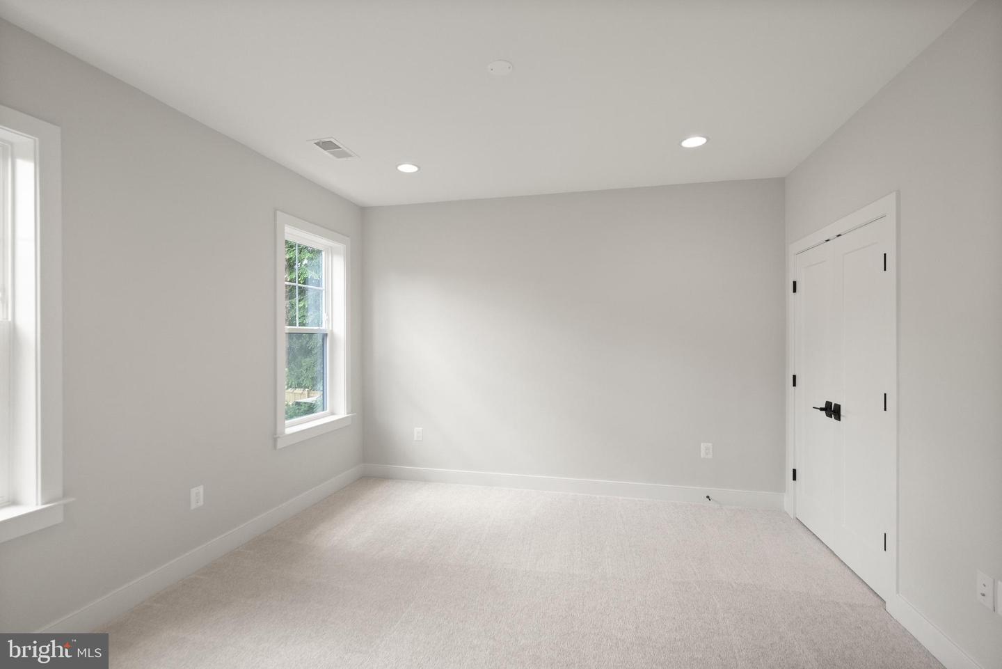 2238 HIGHLAND AVE, FALLS CHURCH, Virginia 22046, 7 Bedrooms Bedrooms, ,6 BathroomsBathrooms,Residential,For sale,2238 HIGHLAND AVE,VAFX2221798 MLS # VAFX2221798