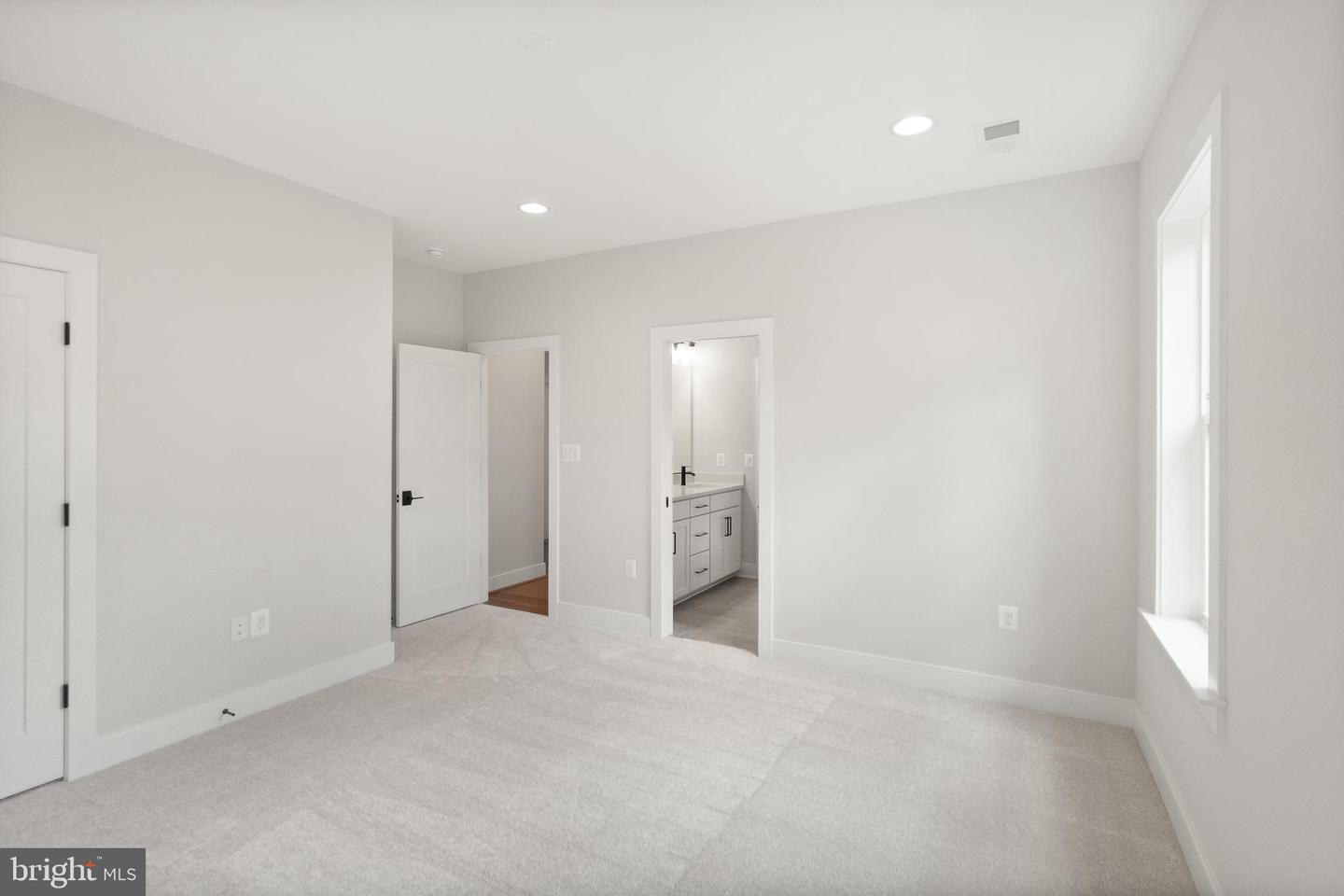 2238 HIGHLAND AVE, FALLS CHURCH, Virginia 22046, 7 Bedrooms Bedrooms, ,6 BathroomsBathrooms,Residential,For sale,2238 HIGHLAND AVE,VAFX2221798 MLS # VAFX2221798