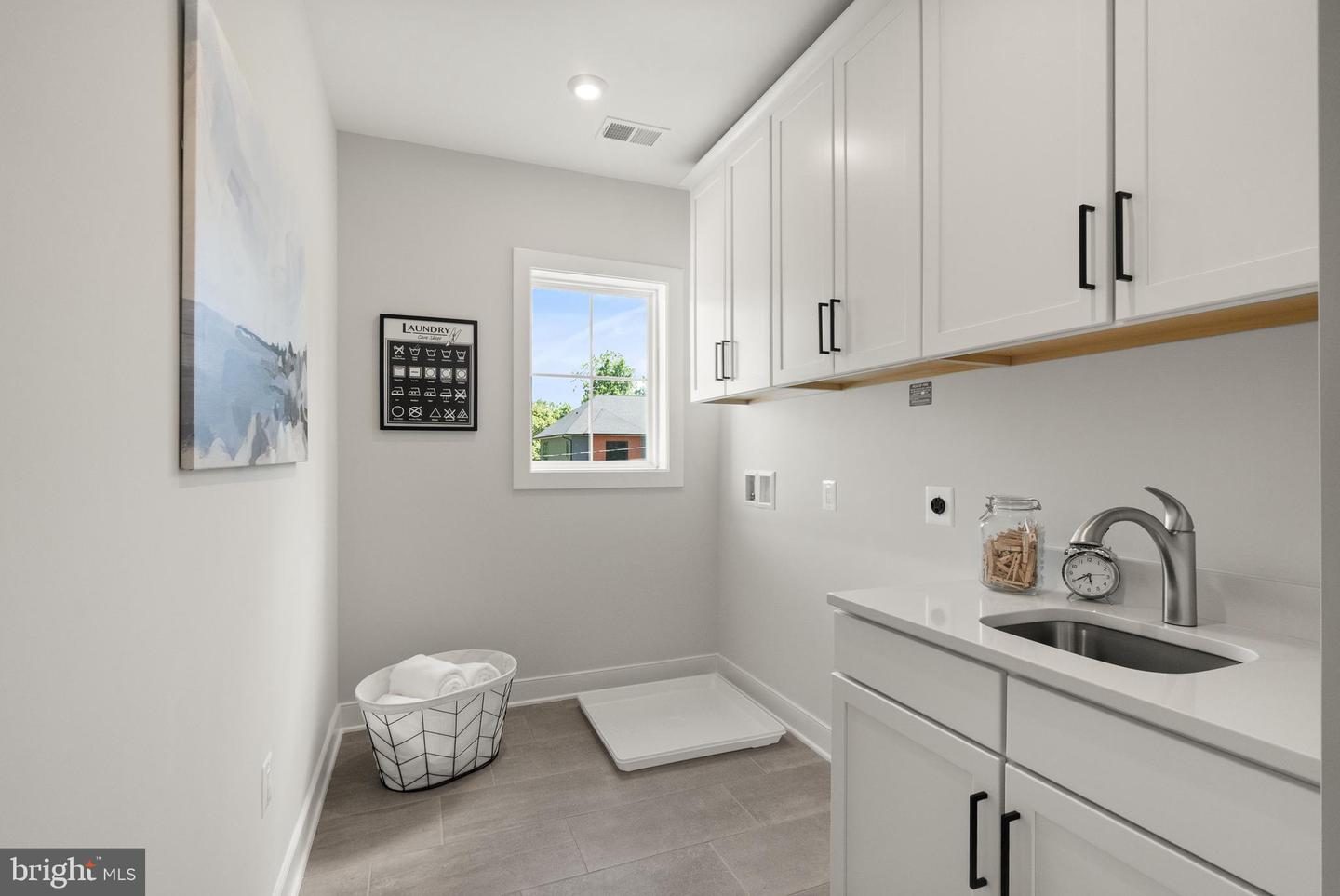 2238 HIGHLAND AVE, FALLS CHURCH, Virginia 22046, 7 Bedrooms Bedrooms, ,6 BathroomsBathrooms,Residential,For sale,2238 HIGHLAND AVE,VAFX2221798 MLS # VAFX2221798