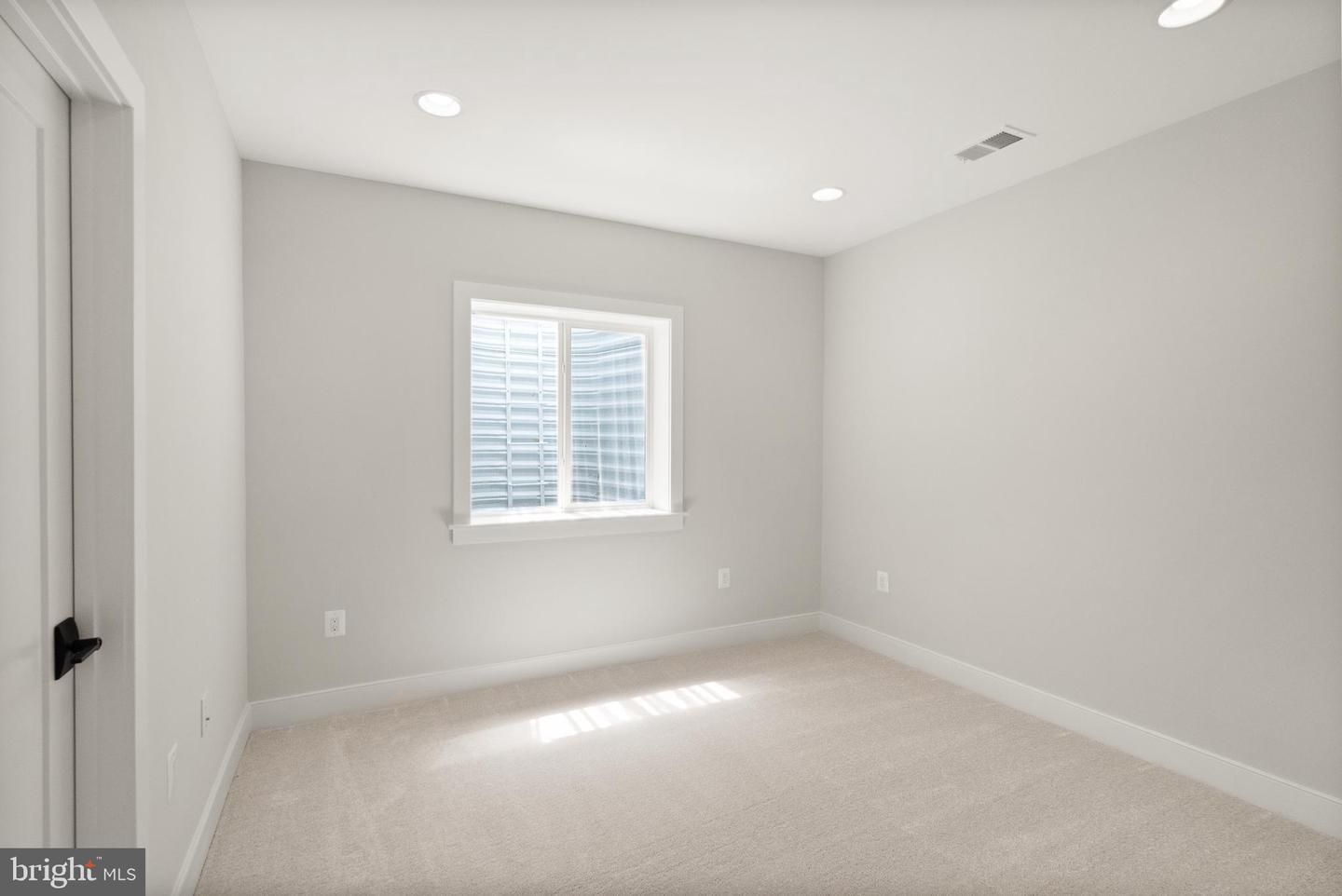 2238 HIGHLAND AVE, FALLS CHURCH, Virginia 22046, 7 Bedrooms Bedrooms, ,6 BathroomsBathrooms,Residential,For sale,2238 HIGHLAND AVE,VAFX2221798 MLS # VAFX2221798