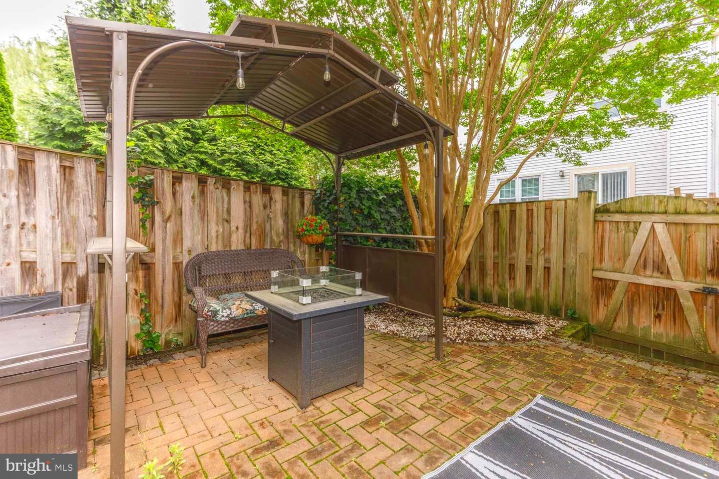 8087 TOPPER CT, ALEXANDRIA, Virginia 22315, 2 Bedrooms Bedrooms, ,1 BathroomBathrooms,Residential,For sale,8087 TOPPER CT,VAFX2223026 MLS # VAFX2223026