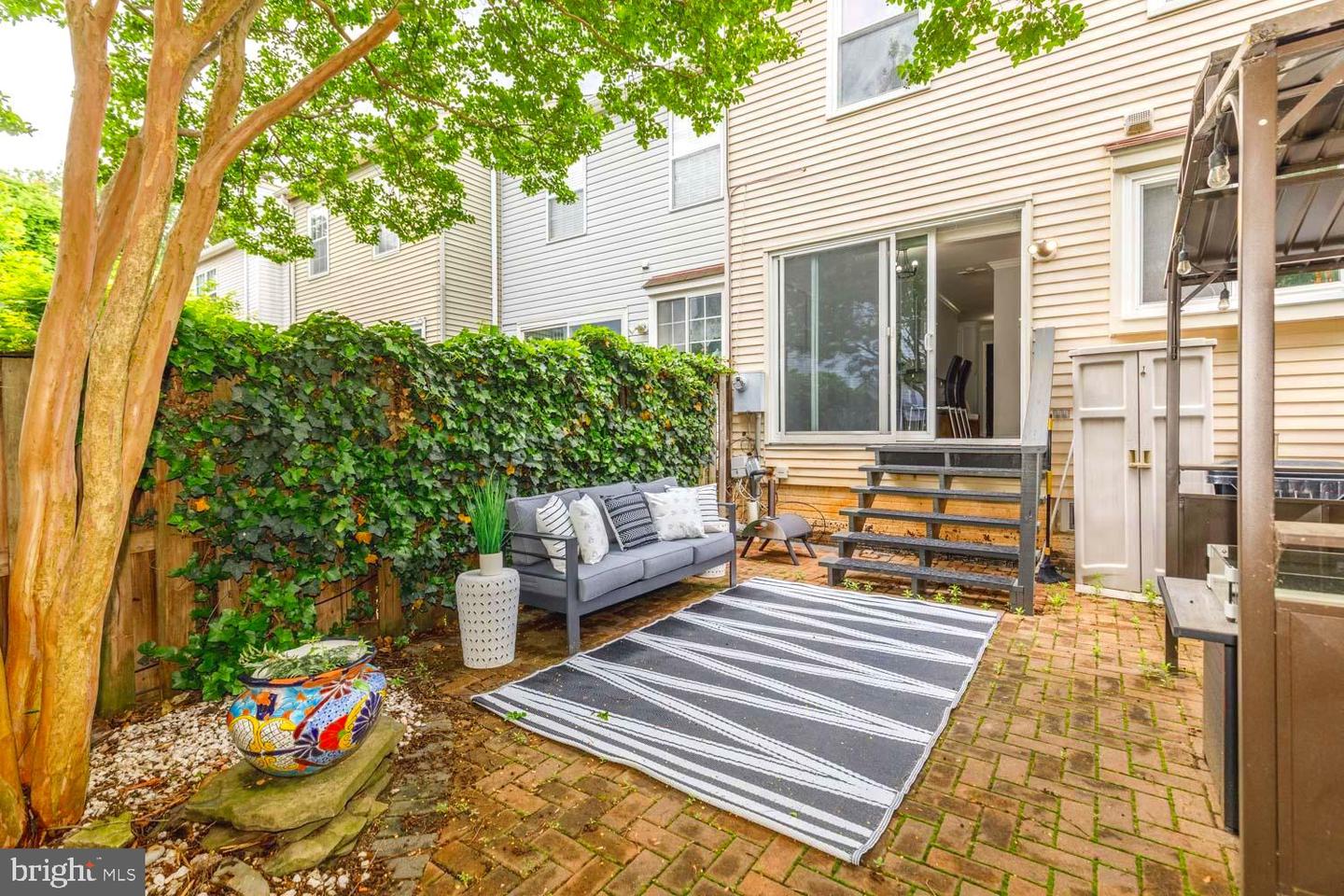 8087 TOPPER CT, ALEXANDRIA, Virginia 22315, 2 Bedrooms Bedrooms, ,1 BathroomBathrooms,Residential,For sale,8087 TOPPER CT,VAFX2223026 MLS # VAFX2223026