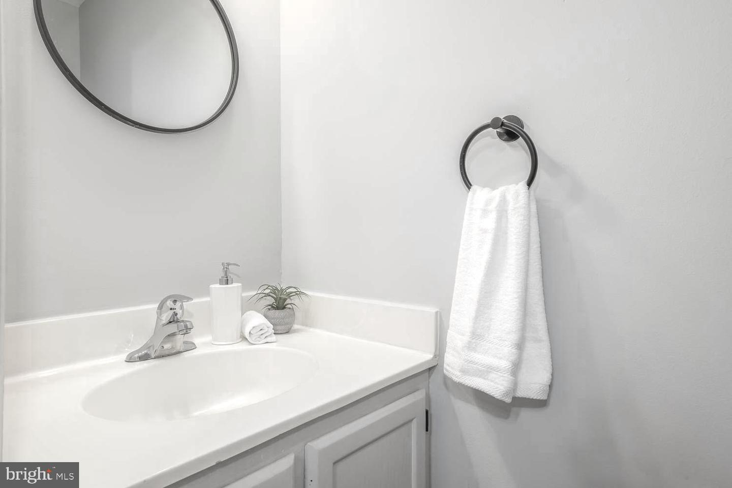 8087 TOPPER CT, ALEXANDRIA, Virginia 22315, 2 Bedrooms Bedrooms, ,1 BathroomBathrooms,Residential,For sale,8087 TOPPER CT,VAFX2223026 MLS # VAFX2223026