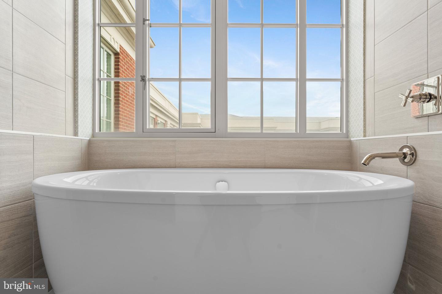 6900 FLEETWOOD RD #706, MCLEAN, Virginia 22101, 2 Bedrooms Bedrooms, 7 Rooms Rooms,2 BathroomsBathrooms,Residential,For sale,6900 FLEETWOOD RD #706,VAFX2225946 MLS # VAFX2225946