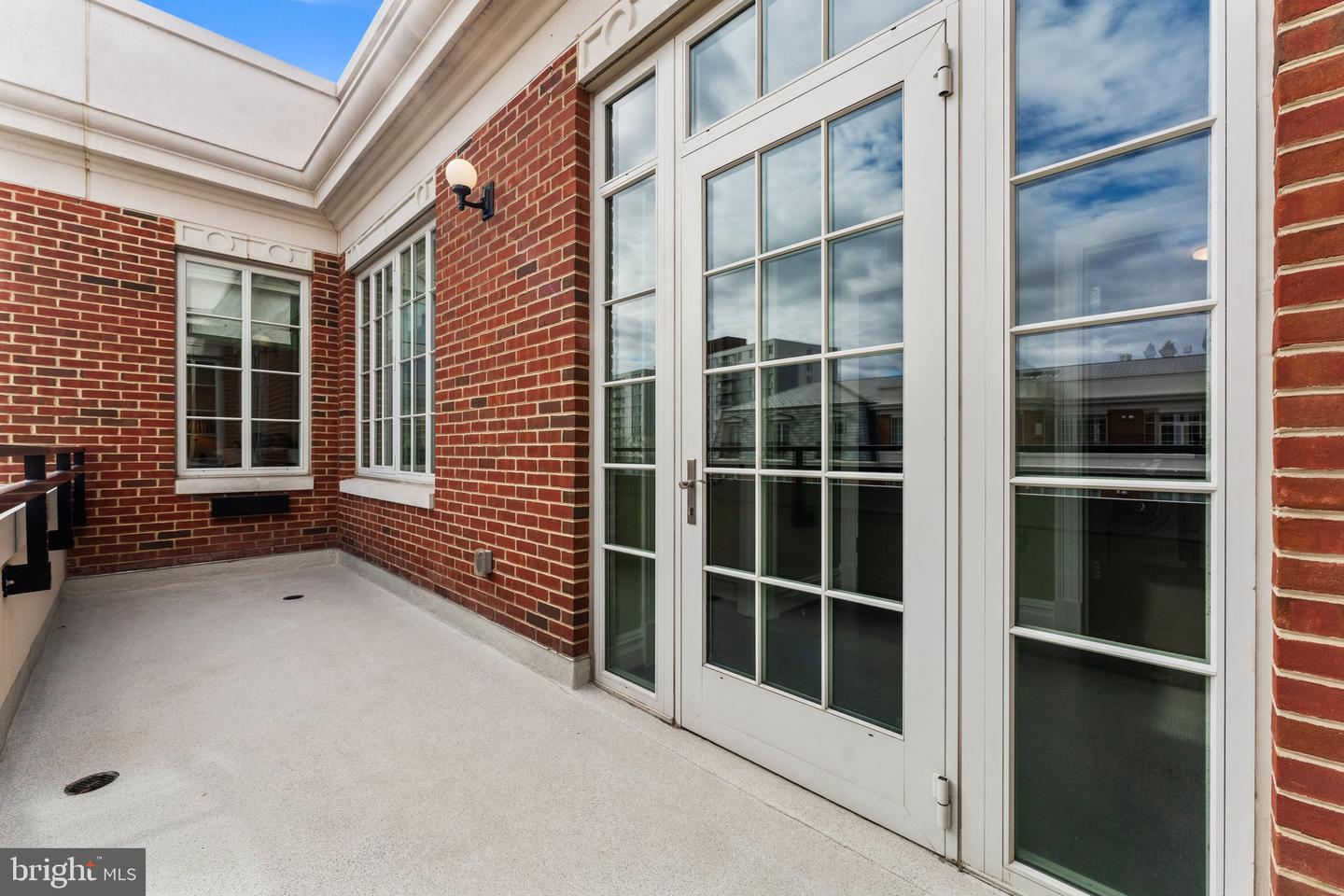 6900 FLEETWOOD RD #706, MCLEAN, Virginia 22101, 2 Bedrooms Bedrooms, 7 Rooms Rooms,2 BathroomsBathrooms,Residential,For sale,6900 FLEETWOOD RD #706,VAFX2225946 MLS # VAFX2225946