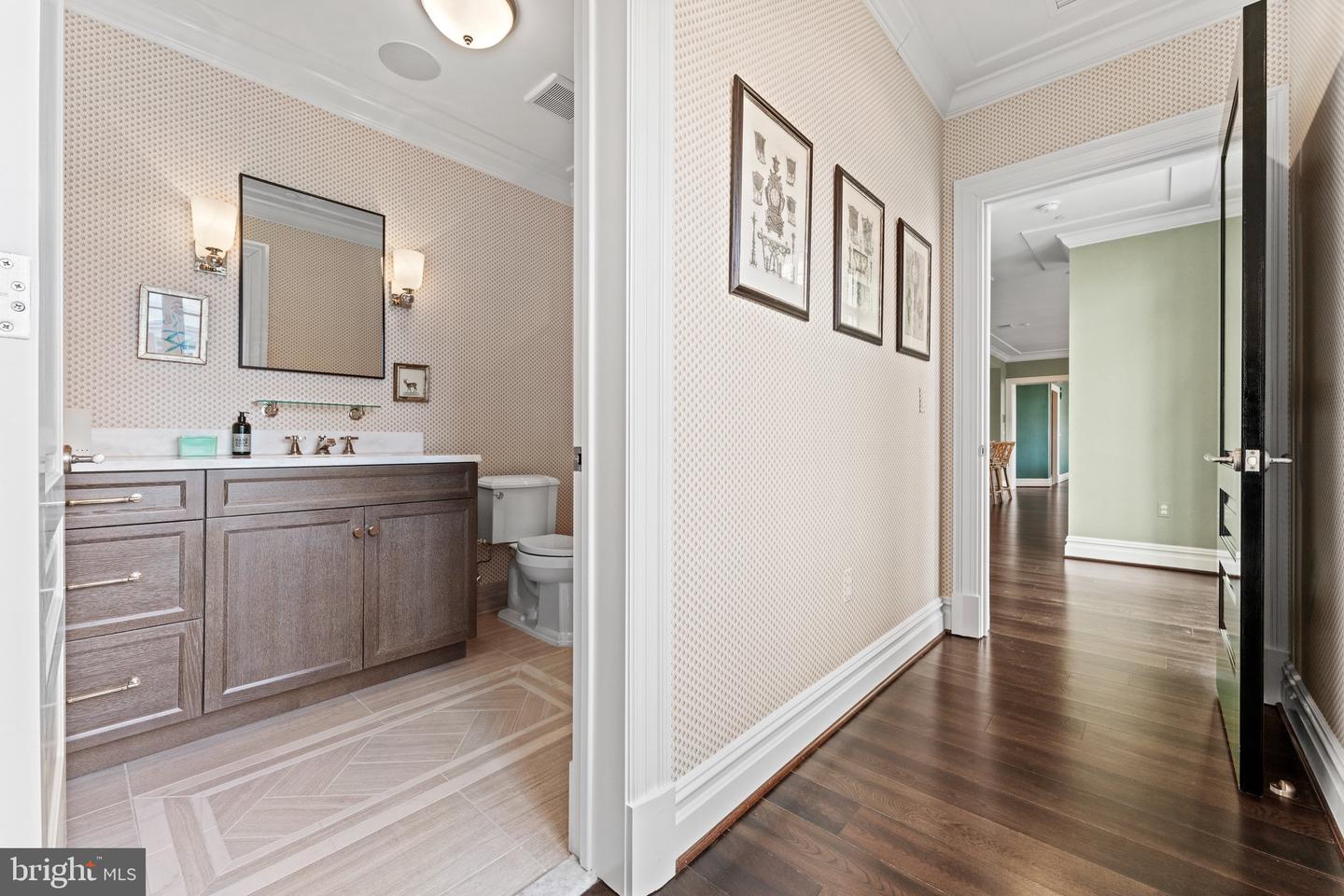 6900 FLEETWOOD RD #706, MCLEAN, Virginia 22101, 2 Bedrooms Bedrooms, 7 Rooms Rooms,2 BathroomsBathrooms,Residential,For sale,6900 FLEETWOOD RD #706,VAFX2225946 MLS # VAFX2225946