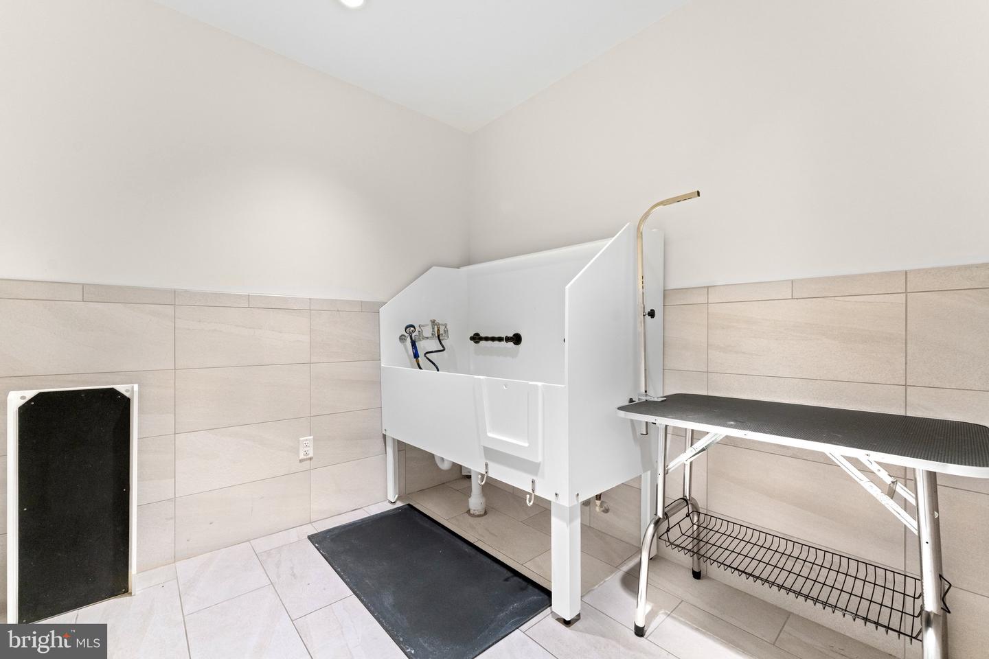 6900 FLEETWOOD RD #706, MCLEAN, Virginia 22101, 2 Bedrooms Bedrooms, 7 Rooms Rooms,2 BathroomsBathrooms,Residential,For sale,6900 FLEETWOOD RD #706,VAFX2225946 MLS # VAFX2225946