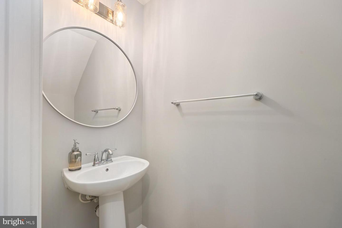 24606 JOHNSON OAK TER, STERLING, Virginia 20166, 2 Bedrooms Bedrooms, ,2 BathroomsBathrooms,Residential,For sale,24606 JOHNSON OAK TER,VALO2090744 MLS # VALO2090744