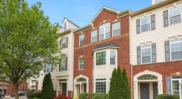 24606 JOHNSON OAK TER, STERLING, Virginia 20166, 2 Bedrooms Bedrooms, ,2 BathroomsBathrooms,Residential,For sale,24606 JOHNSON OAK TER,VALO2090744 MLS # VALO2090744