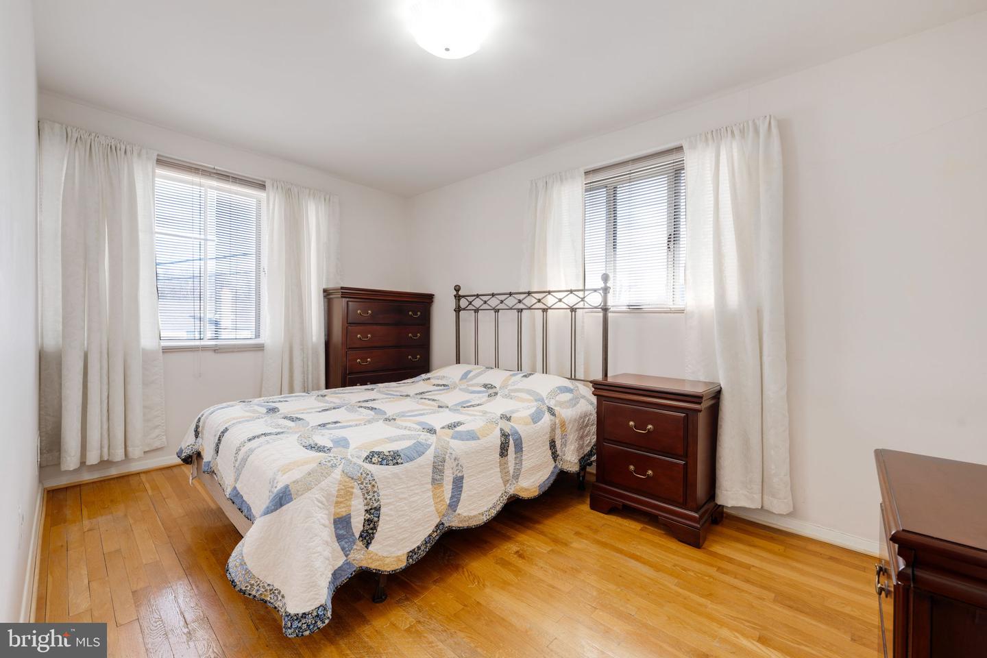 810 S DINWIDDIE ST, ARLINGTON, Virginia 22204, 3 Bedrooms Bedrooms, ,1 BathroomBathrooms,Residential,For sale,810 S DINWIDDIE ST,VAAR2054390 MLS # VAAR2054390