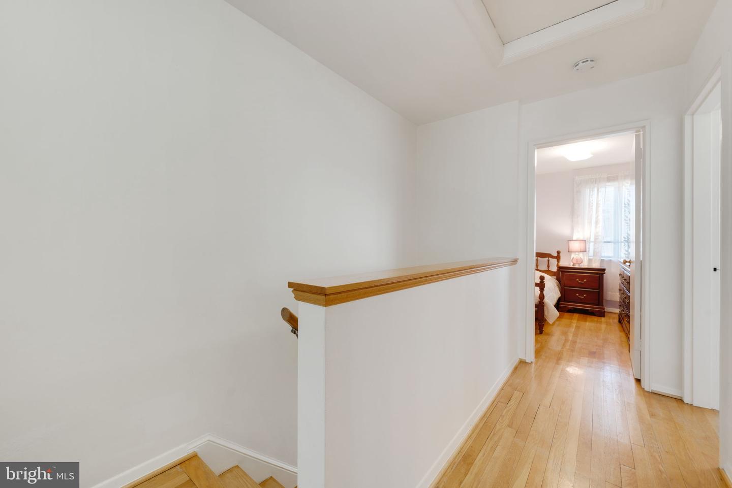 810 S DINWIDDIE ST, ARLINGTON, Virginia 22204, 3 Bedrooms Bedrooms, ,1 BathroomBathrooms,Residential,For sale,810 S DINWIDDIE ST,VAAR2054390 MLS # VAAR2054390