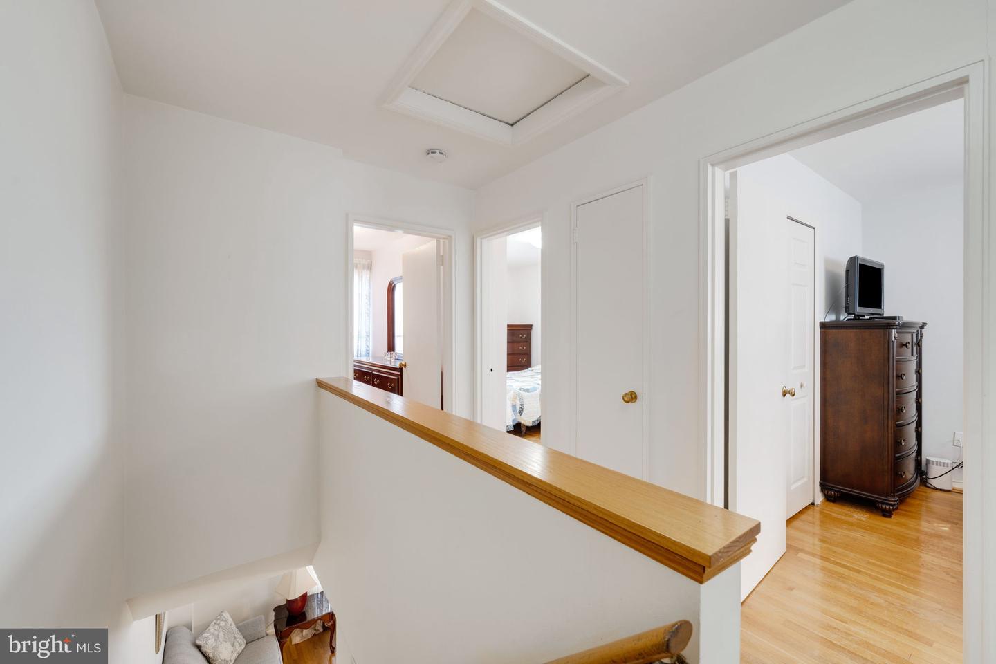 810 S DINWIDDIE ST, ARLINGTON, Virginia 22204, 3 Bedrooms Bedrooms, ,1 BathroomBathrooms,Residential,For sale,810 S DINWIDDIE ST,VAAR2054390 MLS # VAAR2054390