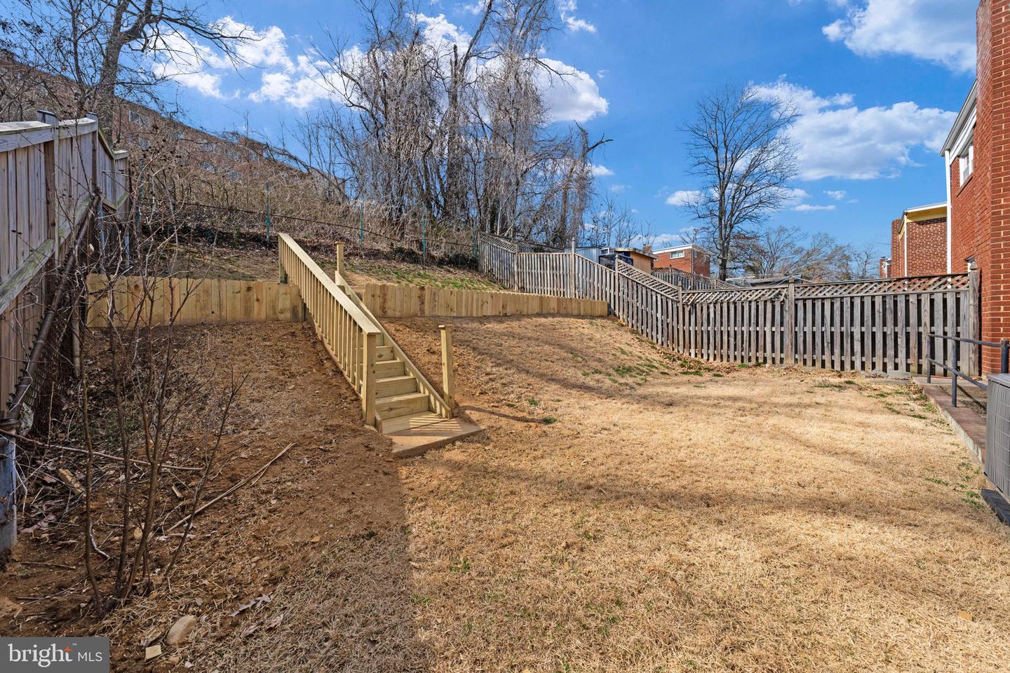 810 S DINWIDDIE ST, ARLINGTON, Virginia 22204, 3 Bedrooms Bedrooms, ,1 BathroomBathrooms,Residential,For sale,810 S DINWIDDIE ST,VAAR2054390 MLS # VAAR2054390