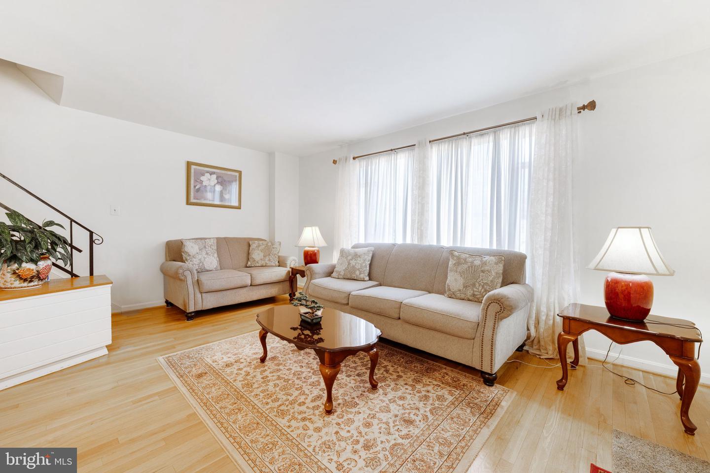 810 S DINWIDDIE ST, ARLINGTON, Virginia 22204, 3 Bedrooms Bedrooms, ,1 BathroomBathrooms,Residential,For sale,810 S DINWIDDIE ST,VAAR2054390 MLS # VAAR2054390